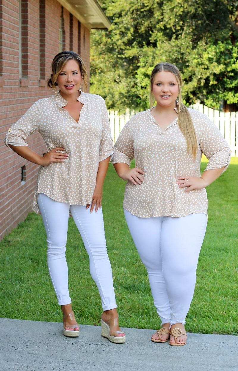 Load image into Gallery viewer, A United Front Print Top - Taupe