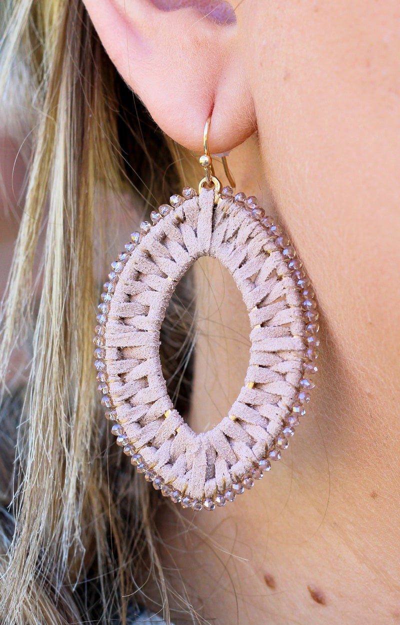 Load image into Gallery viewer, Over The Weekend Earrings - Brown