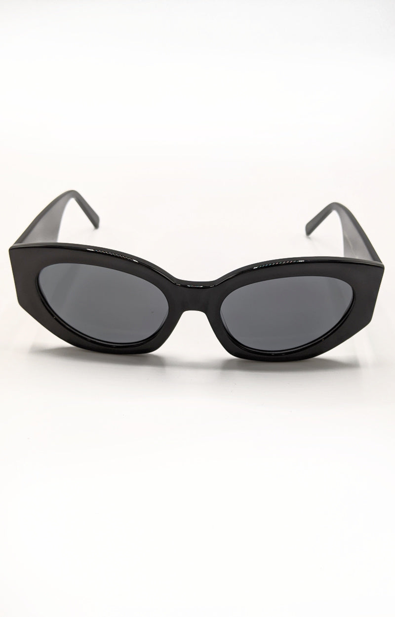 Load image into Gallery viewer, BANBE - The Alessandra Sunglasses - Black/Smoke