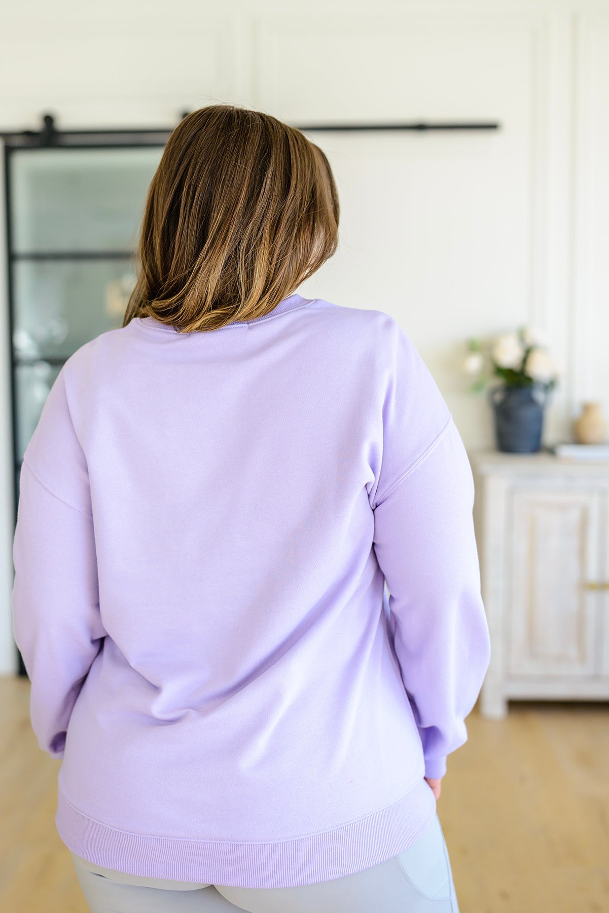 Load image into Gallery viewer, She&#39;s a Babe Pullover - Lavender
