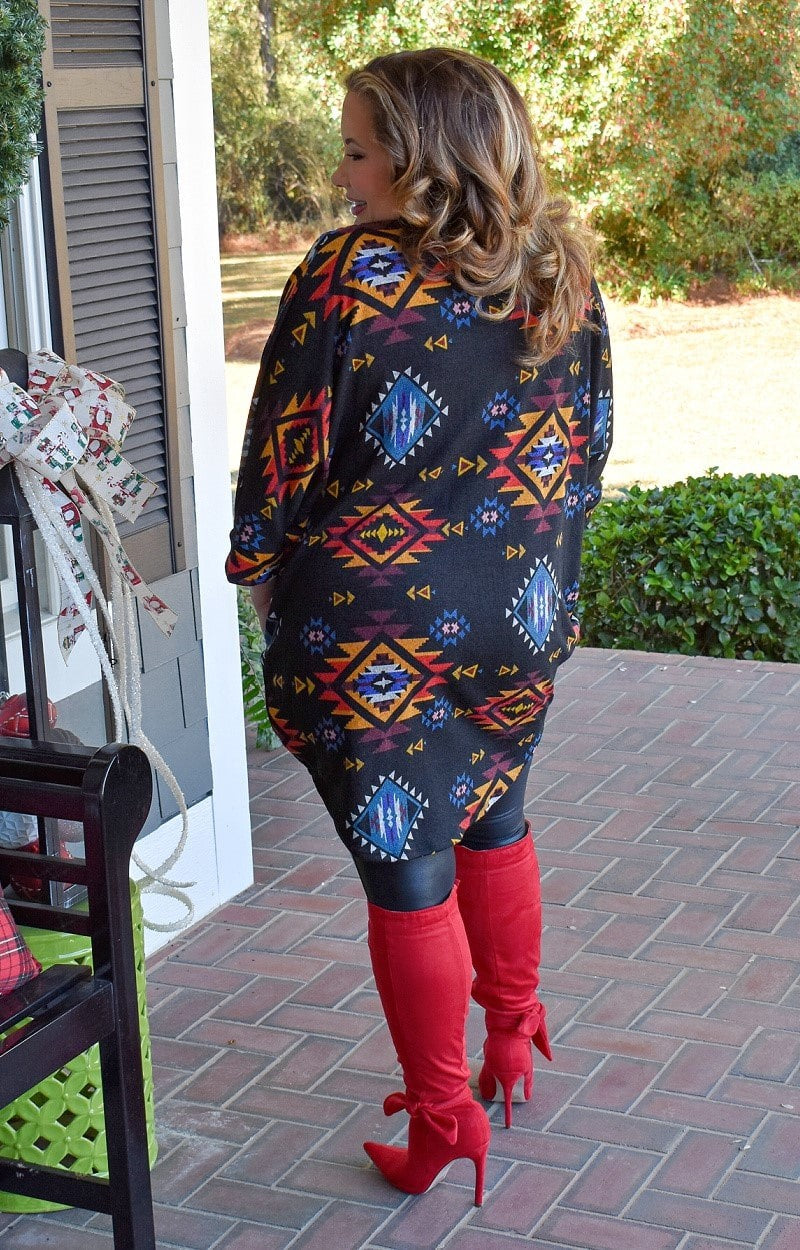 Load image into Gallery viewer, Warming Up To You Print Cardigan - Black