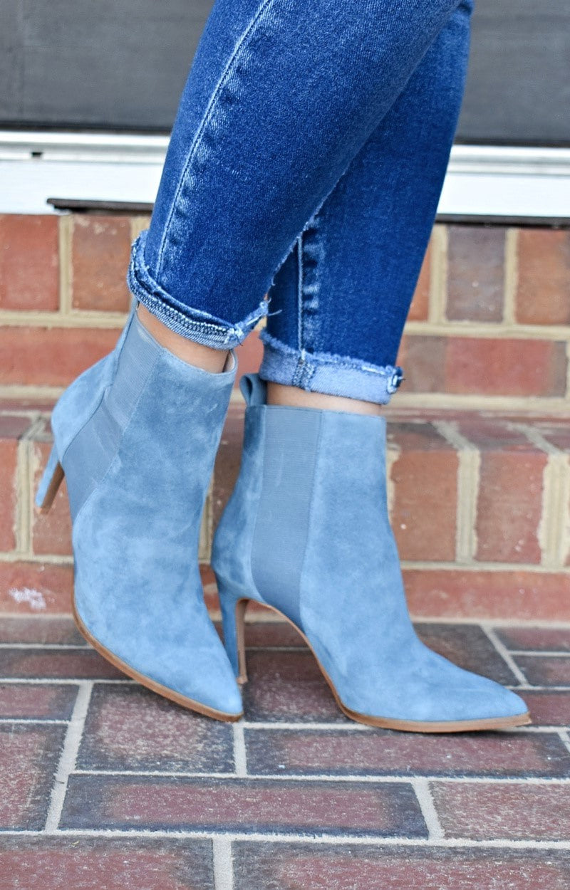 CHINESE LAUNDRY - Kensington Suede Bootie - Blue