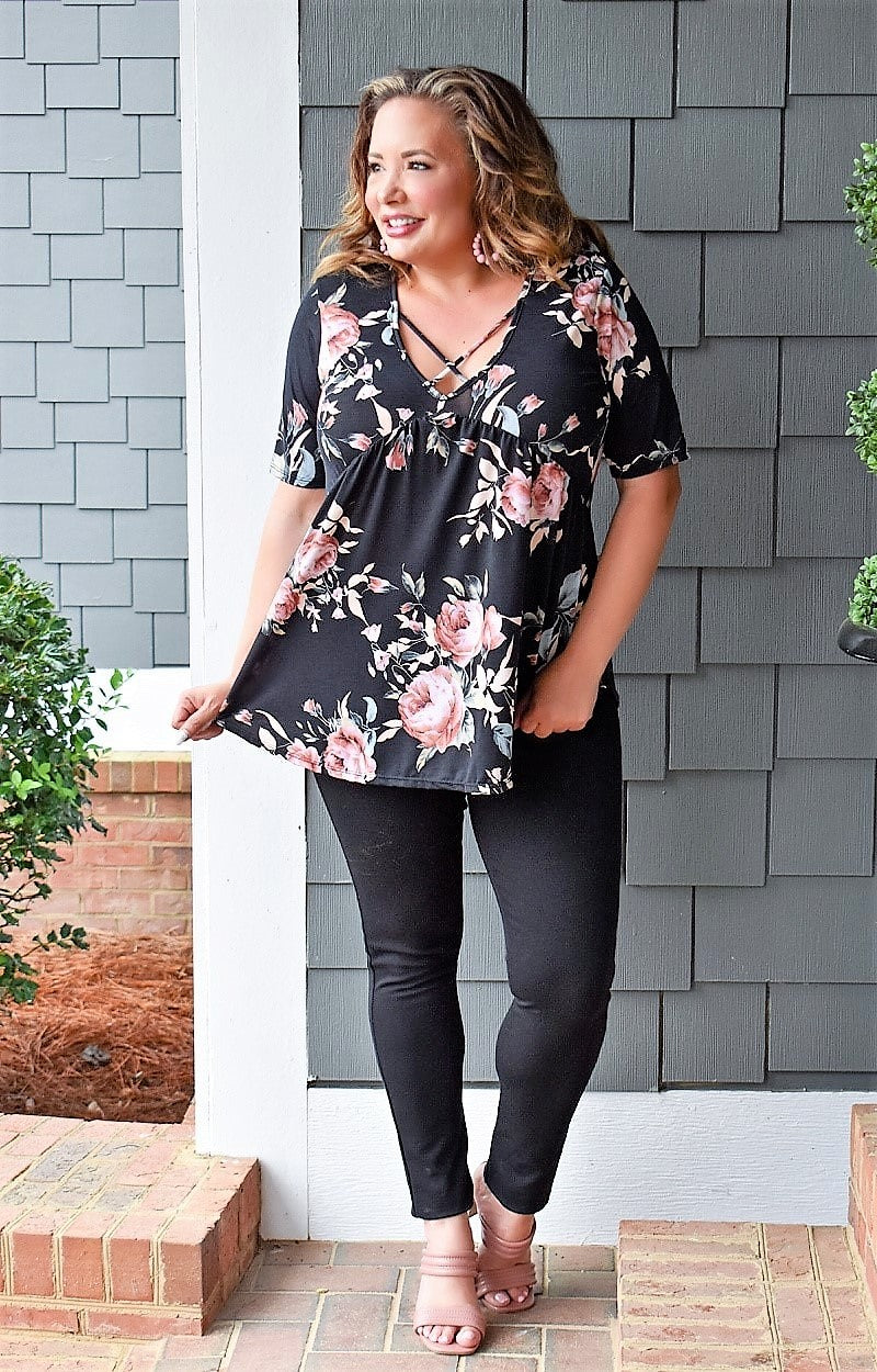 Load image into Gallery viewer, Friendly Chats Floral Top - Black