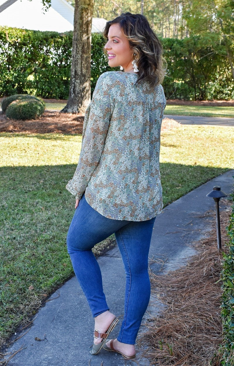 Without A Trace Floral Top - Sage