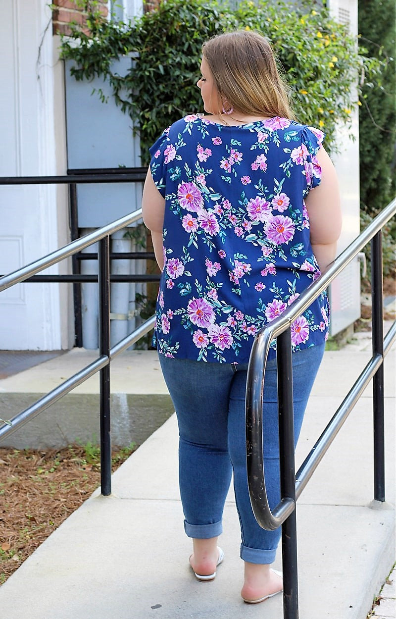 Load image into Gallery viewer, Crowd Charmer Floral Top - Navy