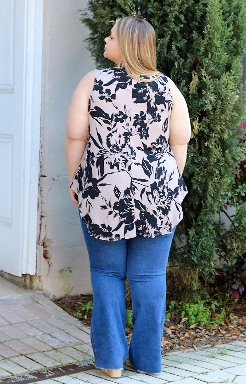 Load image into Gallery viewer, Step On Through Floral Top - Taupe