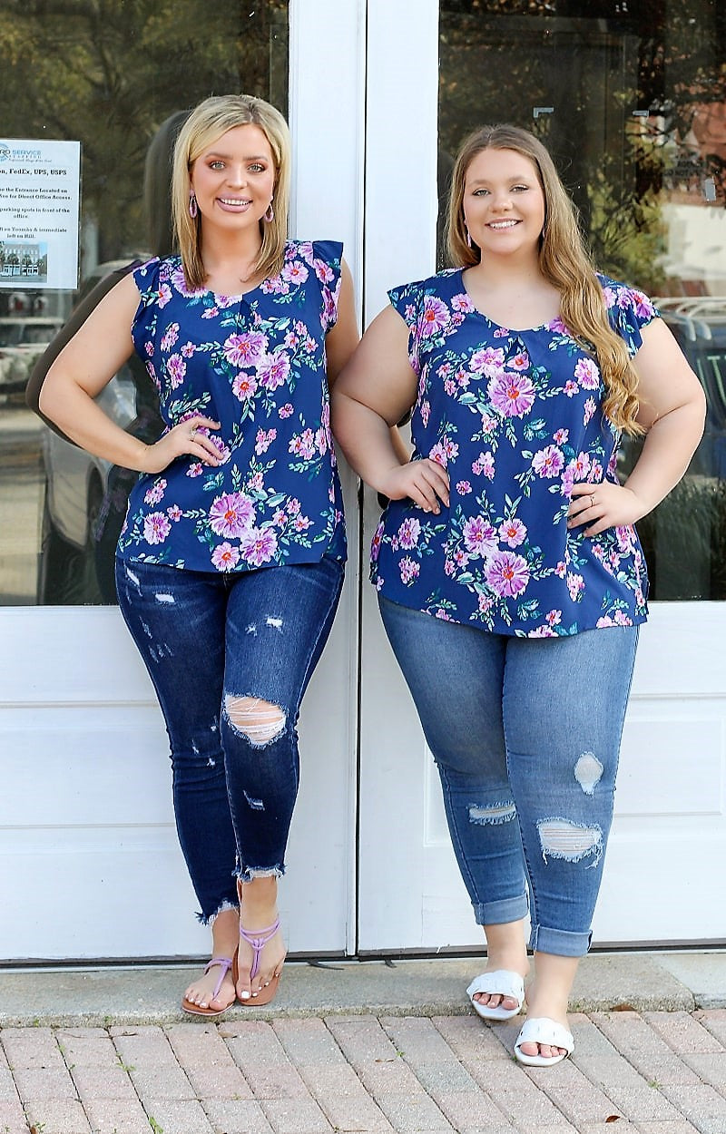 Crowd Charmer Floral Top - Navy