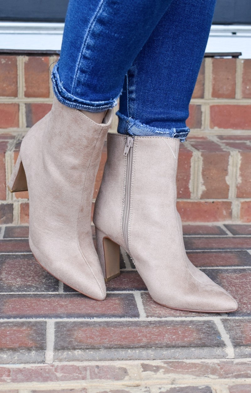 CHINESE LAUNDRY - Erin Bootie - Taupe