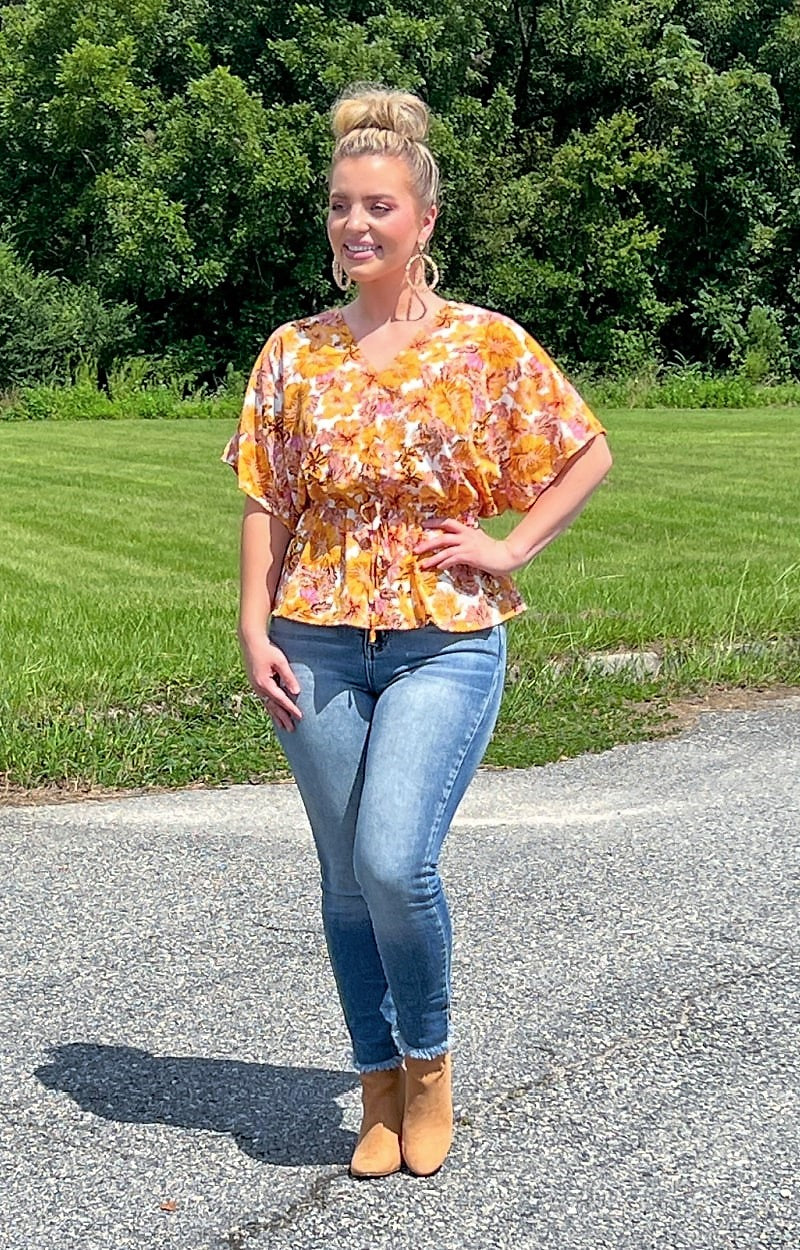 Load image into Gallery viewer, Heart Racing Floral Top - Mustard